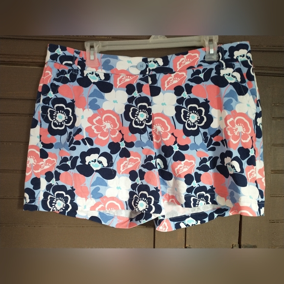 crown & ivy Pants - Crown & Ivy Women's Caroline Floral Pattern Shorts Size 12